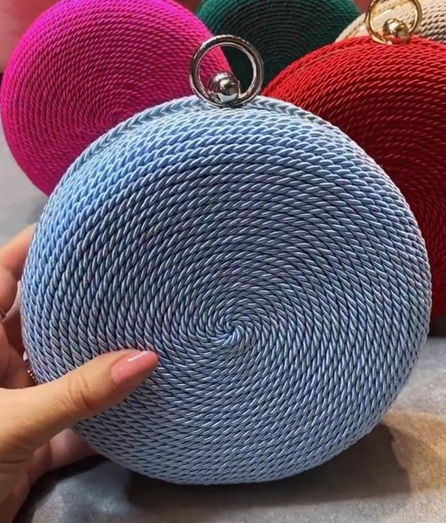 Clutch de corda Azul Serenity redonda